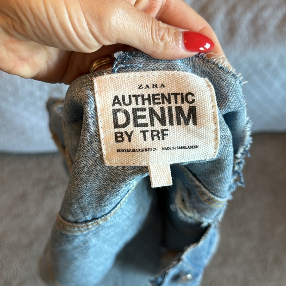 Distressed denim jacket - Picture 5 of 5